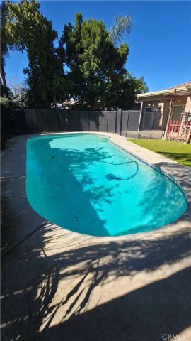 9909 Mona Lisa Ln, Bakersfield, CA 93312