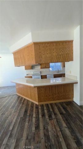 9909 Mona Lisa Ln, Bakersfield, CA 93312