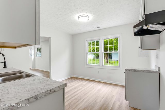 6613 Fincastle Trail, Louisville, KY 40272