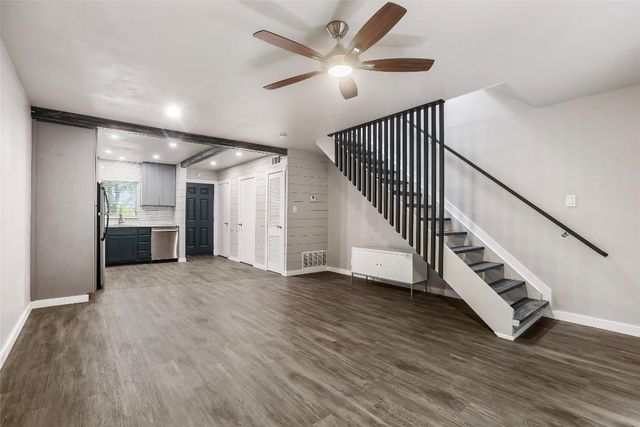 5330 Balcones DR B, Austin, TX 78731