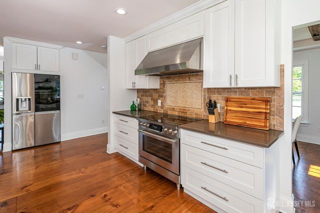 10 Old Nursery Lane, South Brunswick, NJ 08540