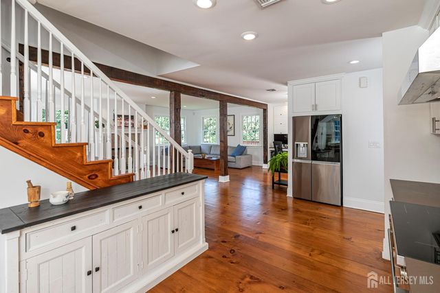 10 Old Nursery Lane, South Brunswick, NJ 08540