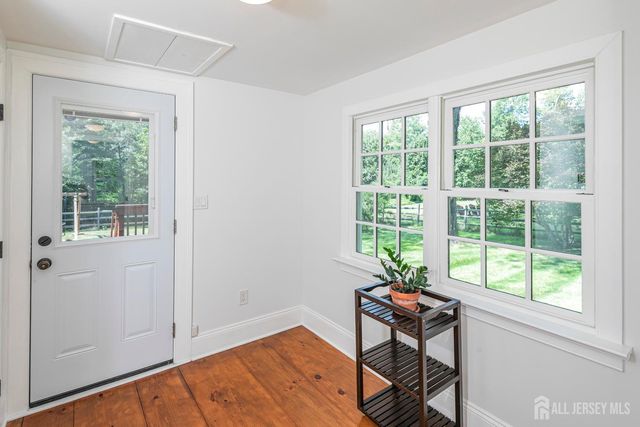 10 Old Nursery Lane, South Brunswick, NJ 08540