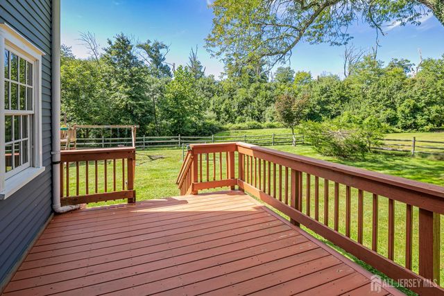 10 Old Nursery Lane, South Brunswick, NJ 08540