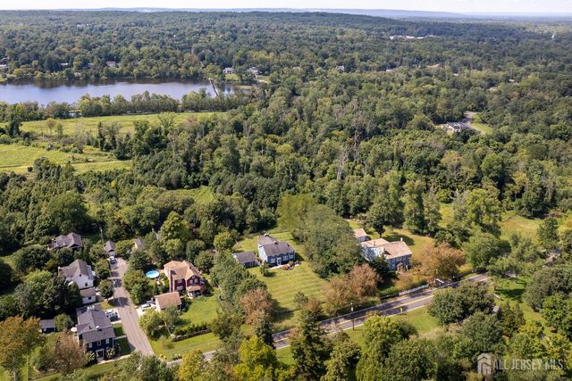 10 Old Nursery Lane, South Brunswick, NJ 08540