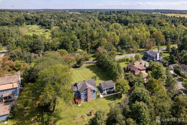 10 Old Nursery Lane, South Brunswick, NJ 08540