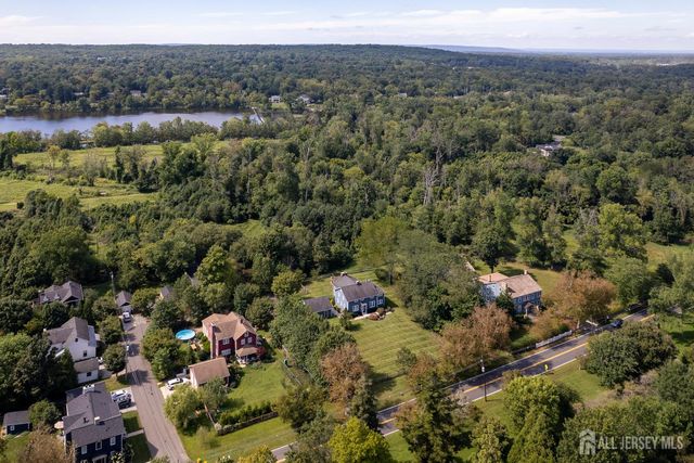 10 Old Nursery Lane, South Brunswick, NJ 08540