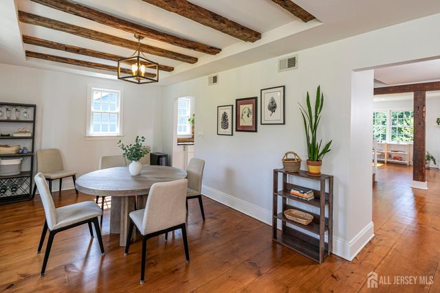 10 Old Nursery Lane, South Brunswick, NJ 08540