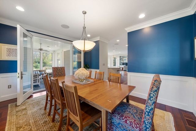 1 Betsy Ln, Dover, MA 02030