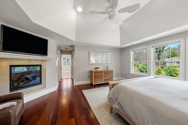 1 Betsy Ln, Dover, MA 02030