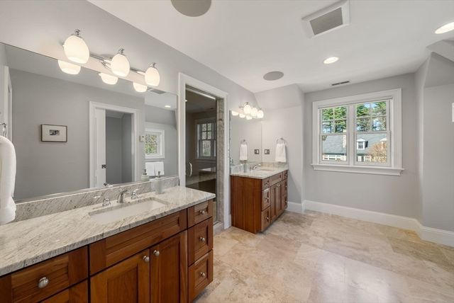 1 Betsy Ln, Dover, MA 02030