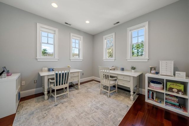 1 Betsy Ln, Dover, MA 02030