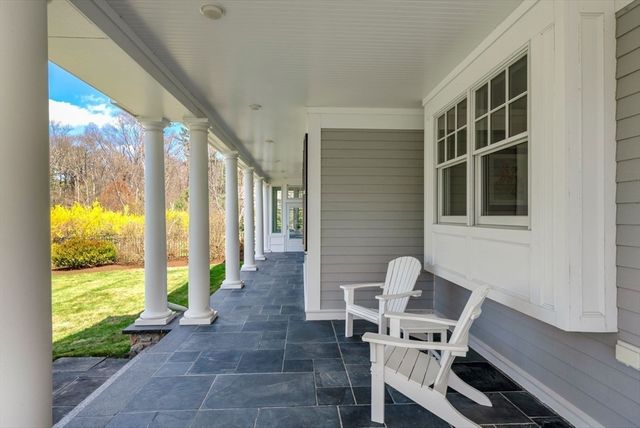 1 Betsy Ln, Dover, MA 02030