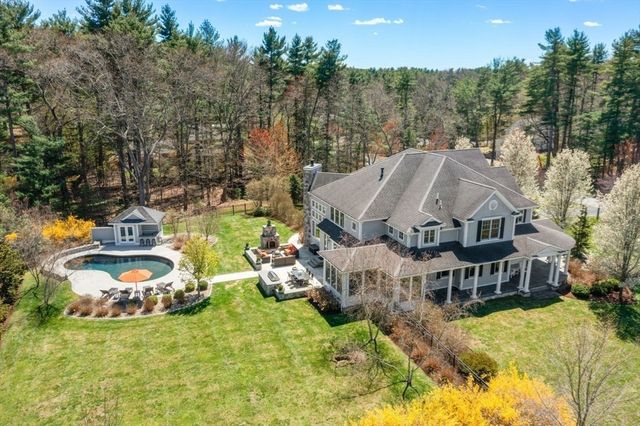 1 Betsy Ln, Dover, MA 02030