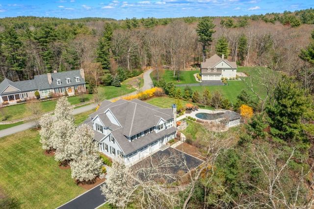 1 Betsy Ln, Dover, MA 02030