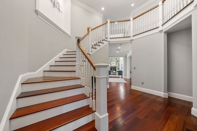 1 Betsy Ln, Dover, MA 02030