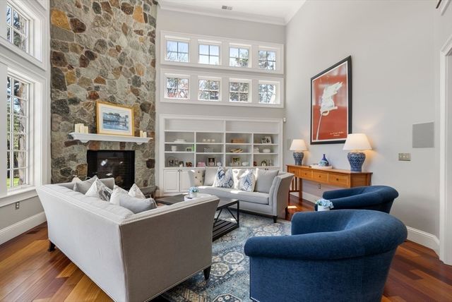 1 Betsy Ln, Dover, MA 02030