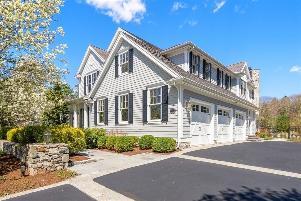 1 Betsy Ln, Dover, MA 02030