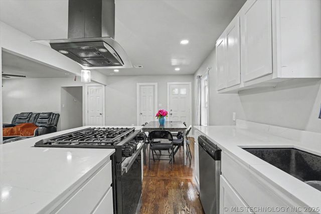 8018 E 1st Street, Tulsa, OK 74112