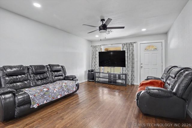 8018 E 1st Street, Tulsa, OK 74112