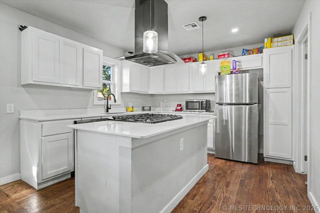 8018 E 1st Street, Tulsa, OK 74112