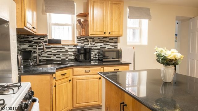 333 Forrest St, Jersey City, NJ 07304