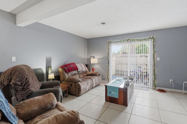 1025 Carolina Rd Apt B4, Conway, SC 29526
