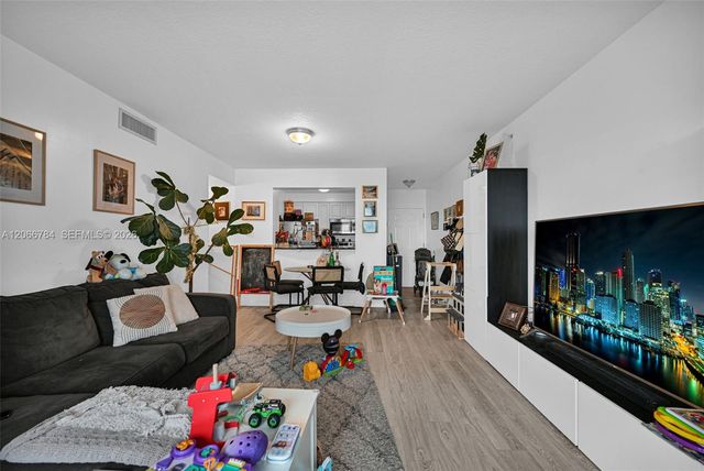 900 SW 8th Street 908, Miami, FL 33130