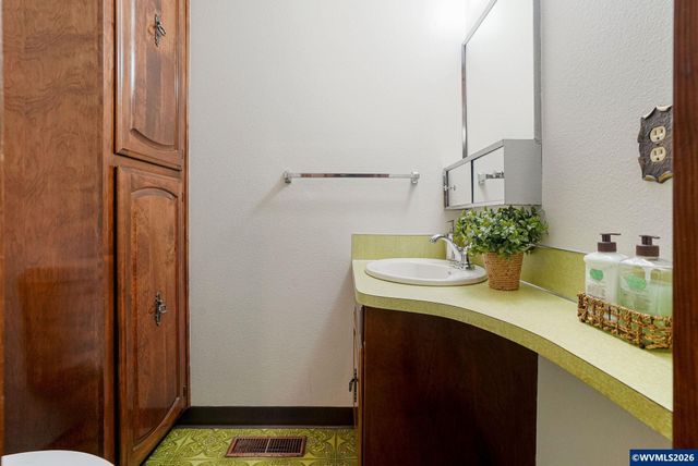 503 Tierra Dr NE, Salem, OR 97301