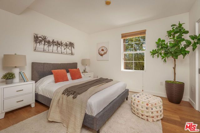 13173 Pacific 202, Los Angeles, CA 90094