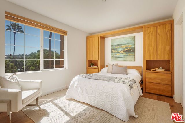 13173 Pacific 202, Los Angeles, CA 90094