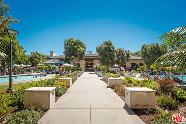 13173 Pacific 202, Los Angeles, CA 90094