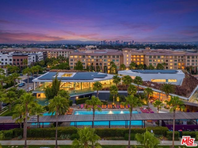 13173 Pacific 202, Los Angeles, CA 90094