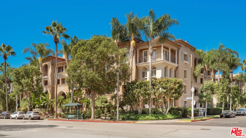 13173 Pacific 202, Los Angeles, CA 90094
