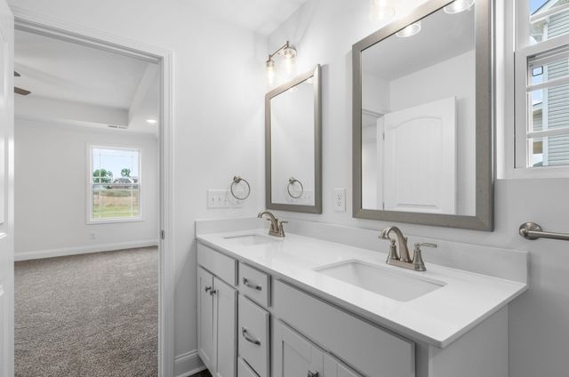 1360 Harmon Ln, Clarksville, TN 37042