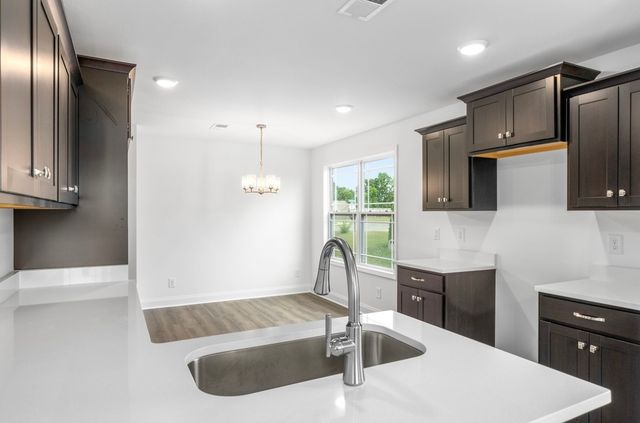 1360 Harmon Ln, Clarksville, TN 37042
