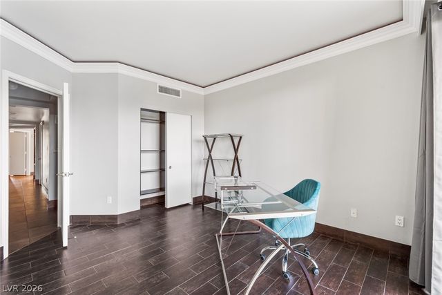 2857 Paradise Road 301, Las Vegas, NV 89109