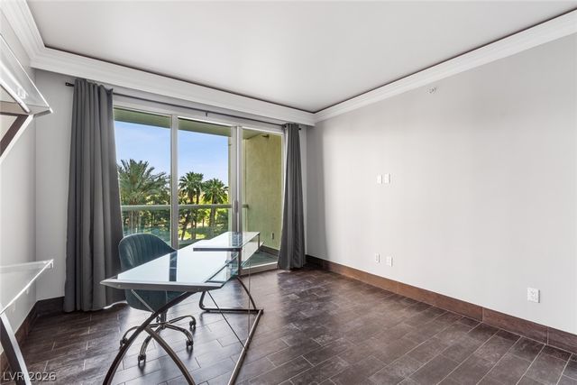 2857 Paradise Road 301, Las Vegas, NV 89109