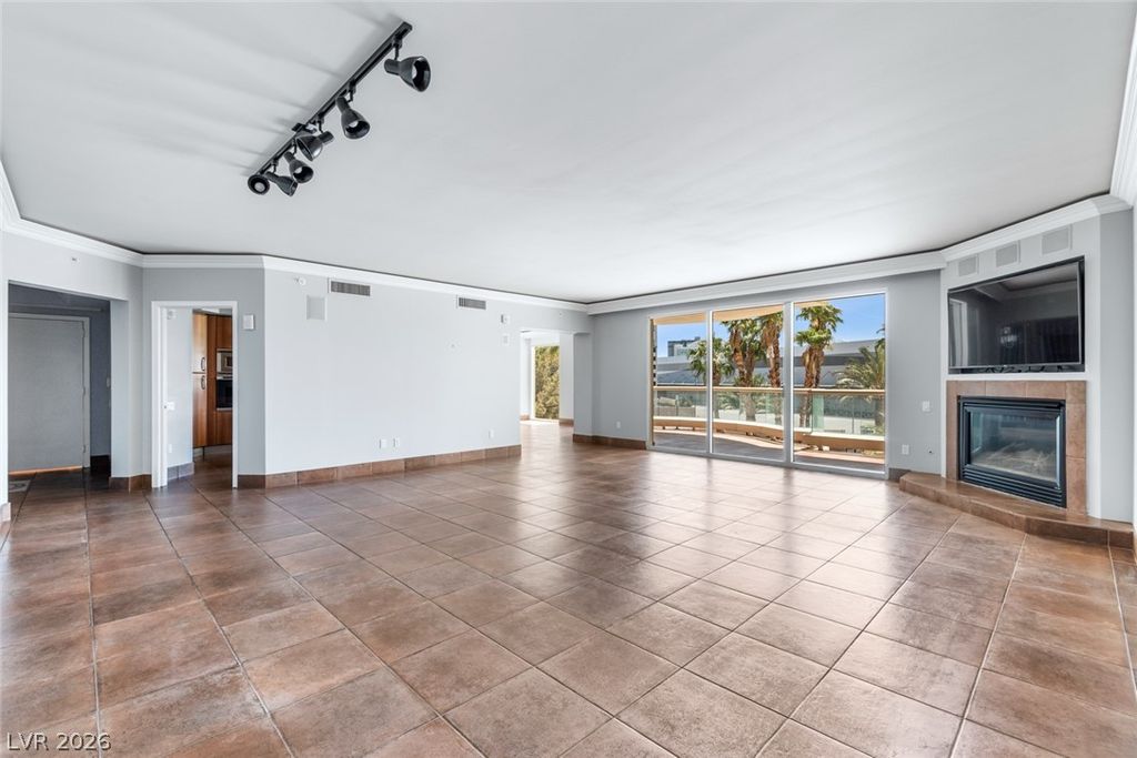 2857 Paradise Road 301, Las Vegas, NV 89109