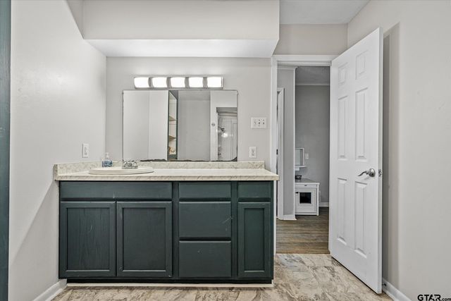 542 Houston St. FM 859, Edgewood, TX 75117