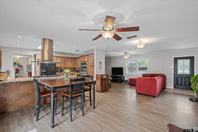 542 Houston St. FM 859, Edgewood, TX 75117