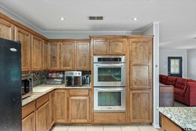 542 Houston St. FM 859, Edgewood, TX 75117