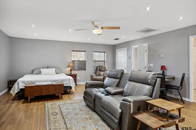 542 Houston St. FM 859, Edgewood, TX 75117