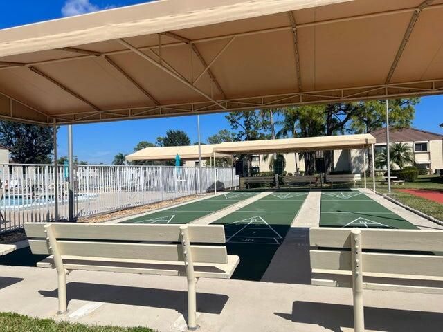 312 Knotty Pine Circle B2, Greenacres, FL 33463