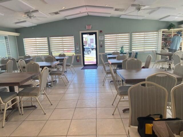 312 Knotty Pine Circle B2, Greenacres, FL 33463