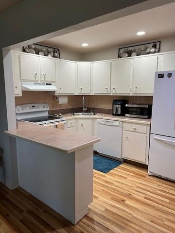 312 Knotty Pine Circle B2, Greenacres, FL 33463