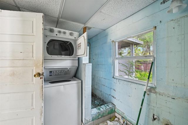 2524 NOVUS STREET, Sarasota, FL 34237