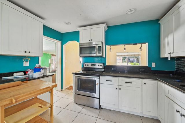 2524 NOVUS STREET, Sarasota, FL 34237