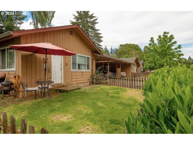 3313 E 17TH St, Vancouver, WA 98661