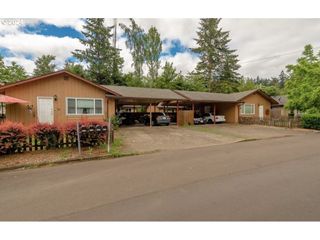 3313 E 17TH St, Vancouver, WA 98661
